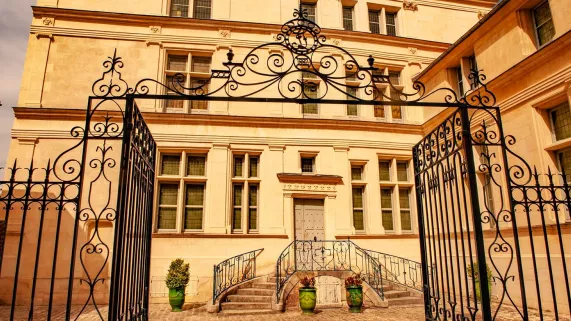CHATEAU-THIERRY Credits Hilke Maunder