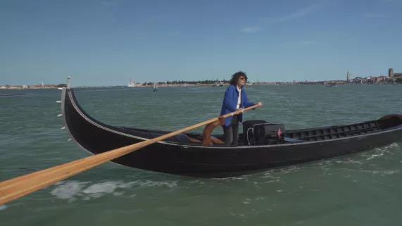 Drôles de villes pour une rencontre - Alexandra Alévêque 