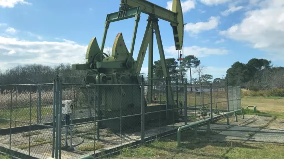 puits de pétrole de Parentis en Born puits de pétrole de Parentis en Born