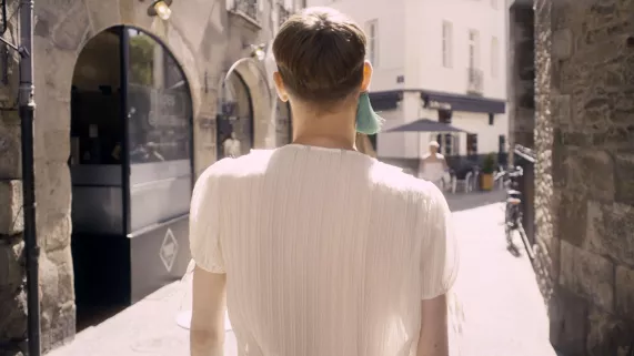 Camille dans la ville de Nantes 