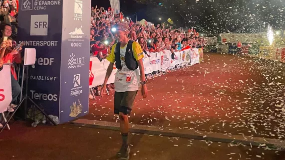 "Grand Raid 2022 : une Américaine survole La Réunion"  Magazine de 26' Une semaine après cette épreuve, Réunion la 1ère continue à vous faire vivre les meilleurs moments du Grand Raid 2022.