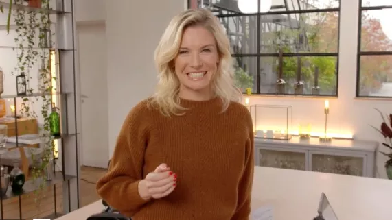 Louise Ekland dans On a la solution ! - Mon énergie peut-elle être plus verte ? Louise Ekland dans On a la solution ! - Mon énergie peut-elle être plus verte ?