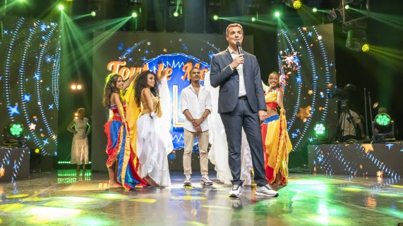 Tout Le Monde en Live 2021 – Un réveillon en chansons sur Réunion la 1ère  – 120minutes de bonheur !