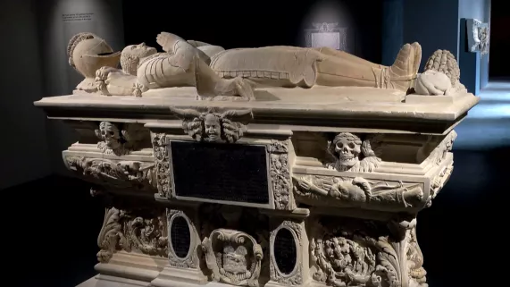 Montaigne et le tombeau mystérieux Montaigne et le tombeau mystérieux