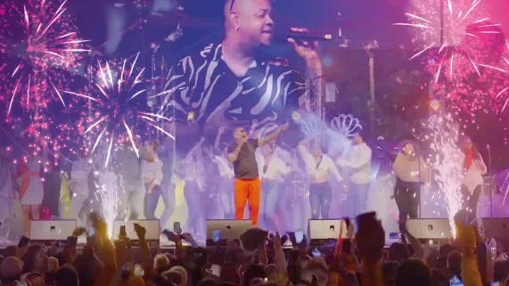 25 ans de carrière de  Benjam Benjam a organisé le 13 juillet dernier le concert anniversaire de ses 25 ans de carrière sur le Boulevard Hubert Delisle à Saint-Pierre, fermé à la circulation pour la célébration de notre Fête nationale. Originaire de Saint-André à l’île de La Réunion, Benjam a fait ses classes dans le groupe de maloya Cimendef avant de surfer, avec une égale aisance, sur différentes vagues musicales, du ragga au zouk en passant par le séga, le rap ou le reggae.