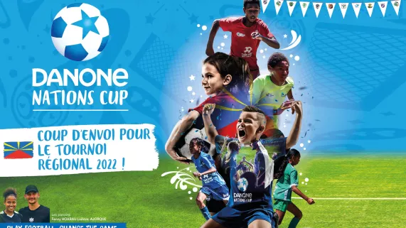 Danone Nations Cup 2022  Saison 2 La Finale « Le Challenge de Tirs au But, Réunion la 1ère » C’est tout naturellement que Réunion la 1ère est partenaire de cet évènement, car nous partageons les mêmes valeurs telles que la solidarité, le fair-play, le respect, la diversité, l'inclusion et la proximité. Ce rendez-vous incontournable du calendrier pour les footballeuses et footballeurs en herbe, c’est la Danone Nations Cup qui réunit chaque année des milliers de jeunes talents à travers le monde autour de la passion du ballon rond.