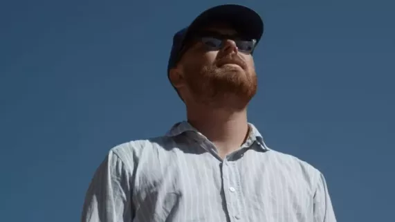 RED HERRING : documentaire dif @Reunionla1ere Un documentaire coup de poing, tout en sensibilité et vitalité