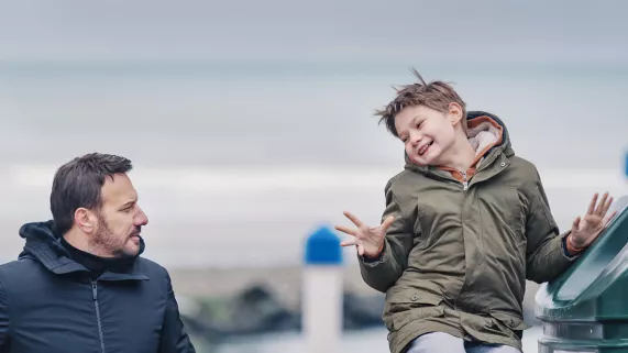 T'EN FAIS PAS, J'SUIS LA  T'EN FAIS PAS, J'SUIS LA