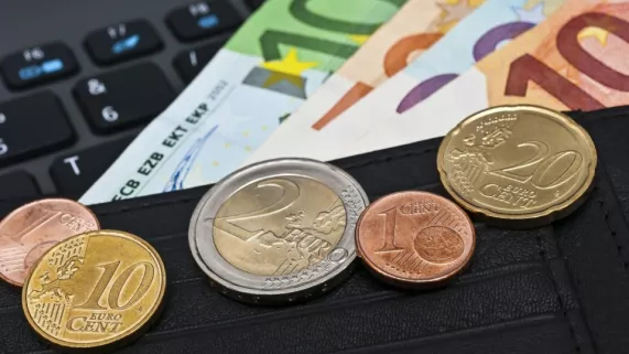 (c) Illustration Dimanche en politique HDF : Les salaires