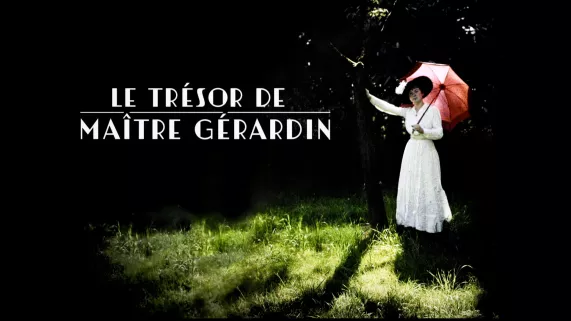 Le trésor de maître Gérardin - Crédit Sancho et Co  en forêt, une femme avec son ombrelle - Le trésor de maître Gérardin