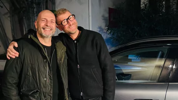 "C'est pas le jour" ® Very French Production / ICI PACA