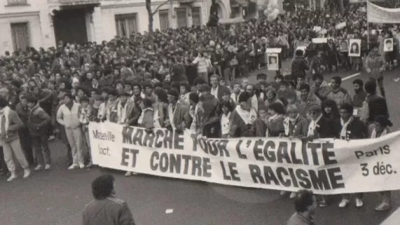 La longue marche des banlieues