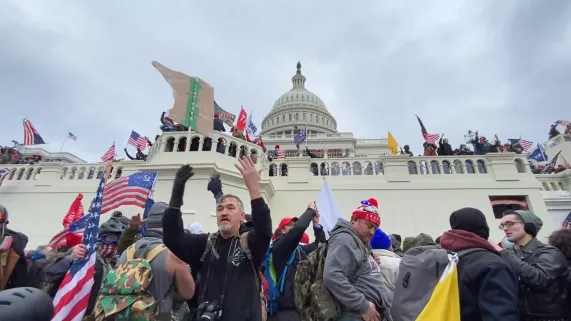 ÉTATS-UNIS: AUX FRONTIÈRES DE LA VIOLENCE ÉTATS-UNIS: AUX FRONTIÈRES DE LA VIOLENCE