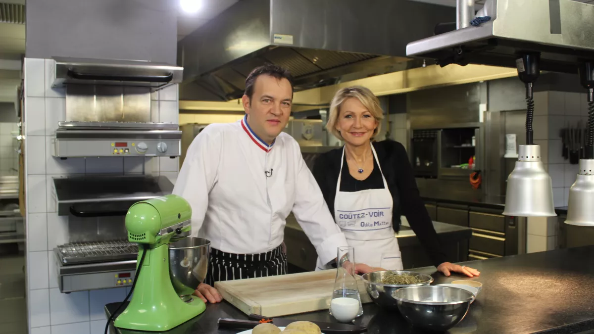 Goûtez-voir au Flocons de Sel à Megève, Odile Mattéi et le chef Emmanuel Renaut en cuisine Odile Mattéi et le Chef du restaurant Emmanuel Renaut en cuisine
