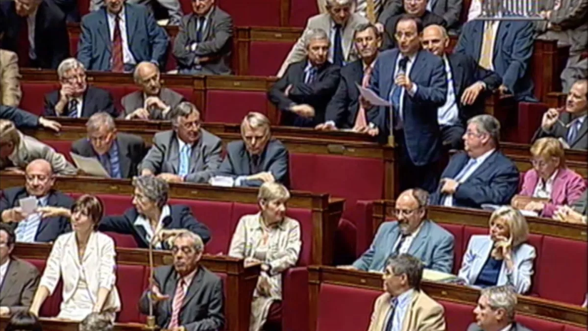 L'hémicycle, lieu de toutes les violences verbales. © Nilaya Productions François Hollande s'exprimant dans l'hémicycle