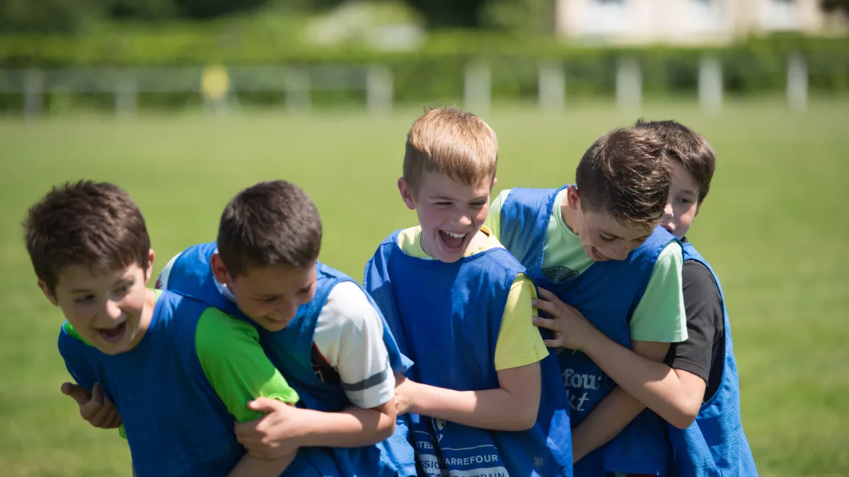 enfants terrain rugby