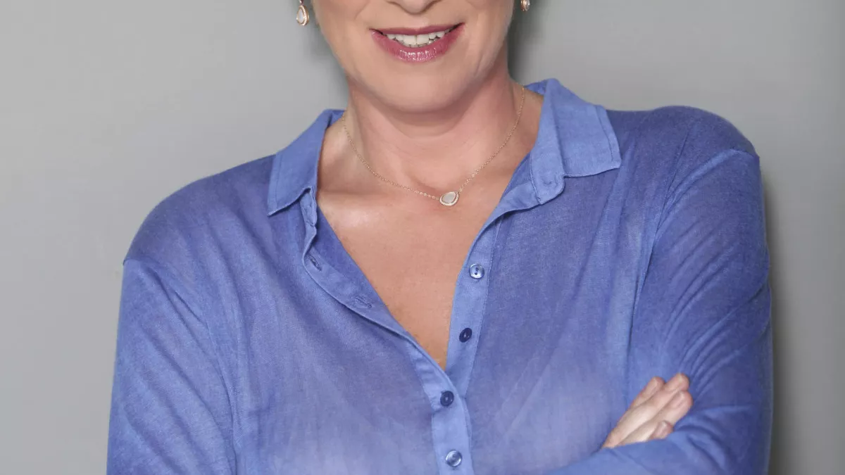Charlotte Schousboe / ftv Portrait d'Élise Lucet et logo du magazine Cash Investigation
