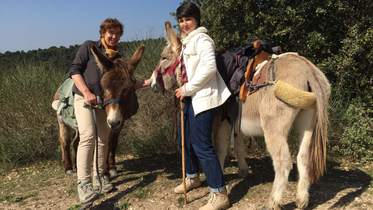 Chroniques Méditerranéennes Carine Aigon avec l'une de ses invitées