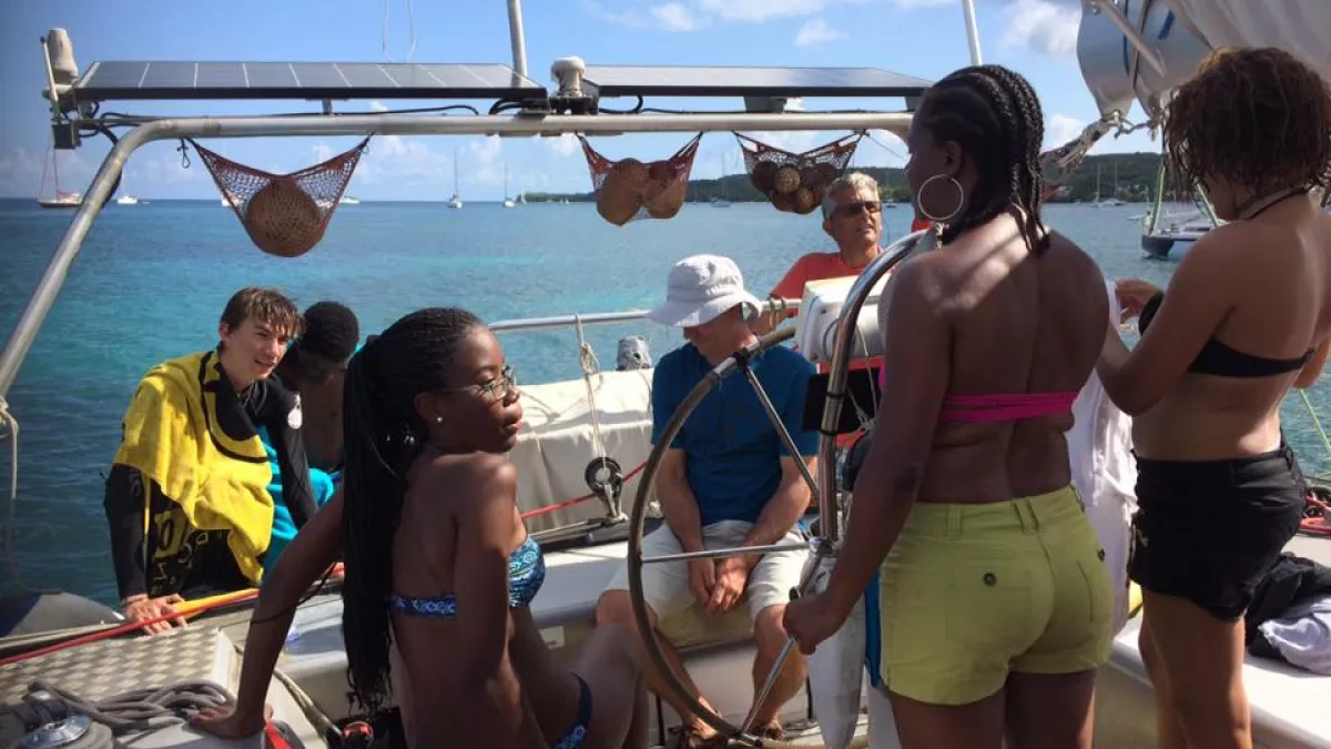 D'ILS EN ÎLES la vie a bord de voiliers