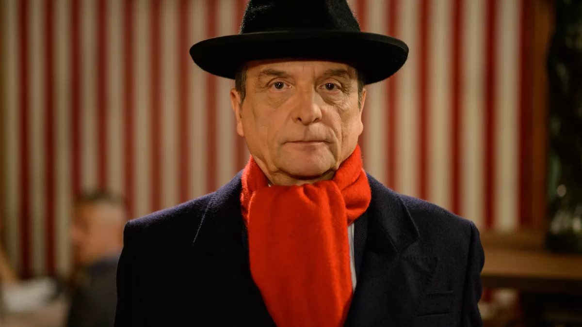 Le Chapeau de Mitterrand LE CHAPEAU DE MITTERRAND