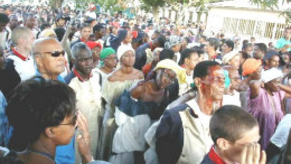 TRINITE DE LA COMMEMORATION/LA GUERRE DE GUADELOUPE MAI 1802 arrivée des prisonniers ensanglantés, désarmés...@pageguadeloupedépartemental