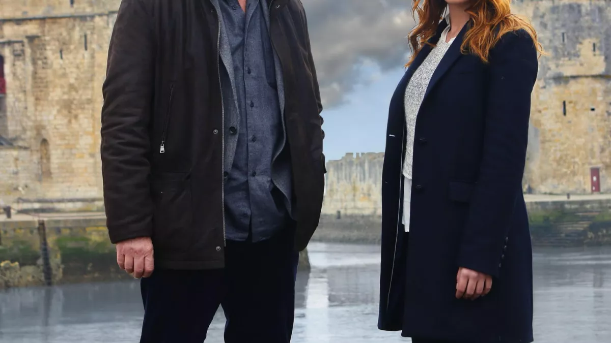 MEURTRES A LA ROCHELLE TELEFILM DE ÉTIENNE DHAENE AVEC DOUNIA COESENS, PHILIPPE CAROIT… #REUNION 1ERE MEURTRES A LA ROCHELLE TELEFILM DE ÉTIENNE DHAENE AVEC DOUNIA COESENS, PHILIPPE CAROIT… # REUNION 1ERE