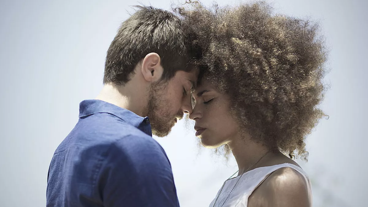 MARA, UNE FEMME UNIQUE MARA, UNE FEMME UNIQUE