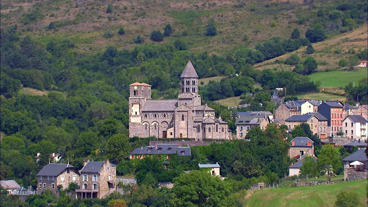© Eclectic Production DES RACINES & DES AILES - Saint Nectaire