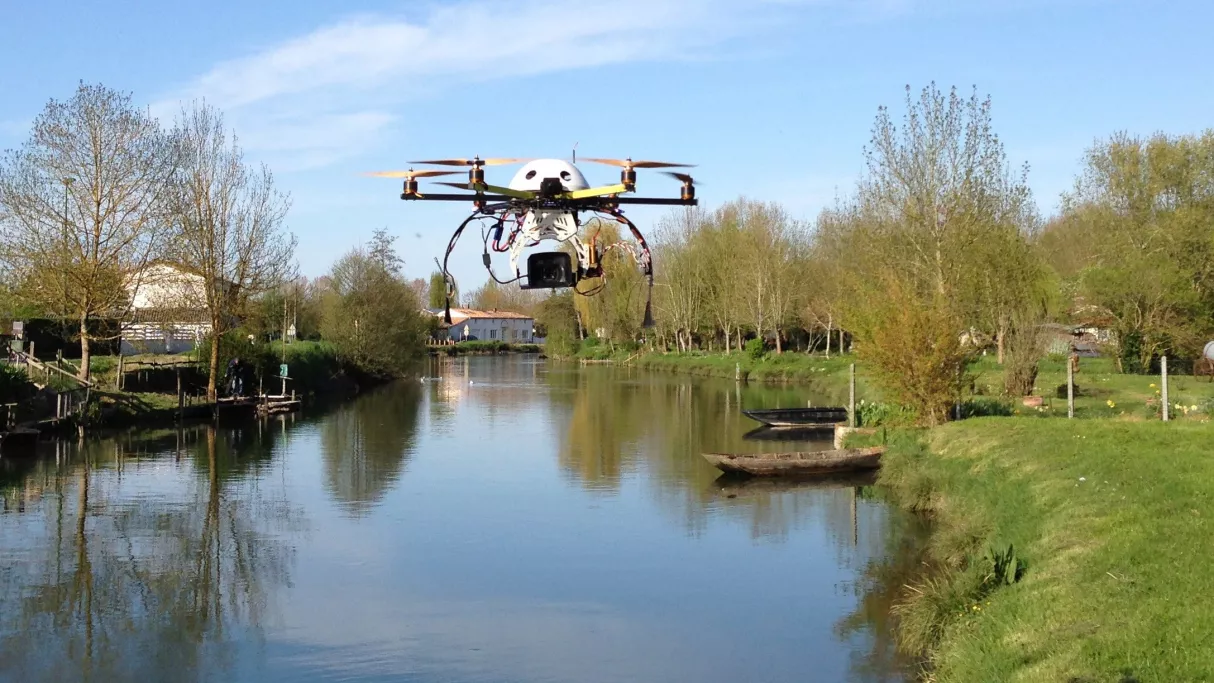 Marais et drone