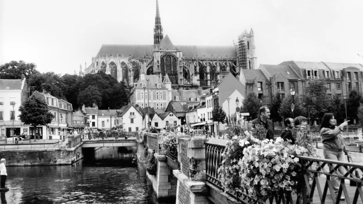 Amiens, Notre-Dame en son quariter