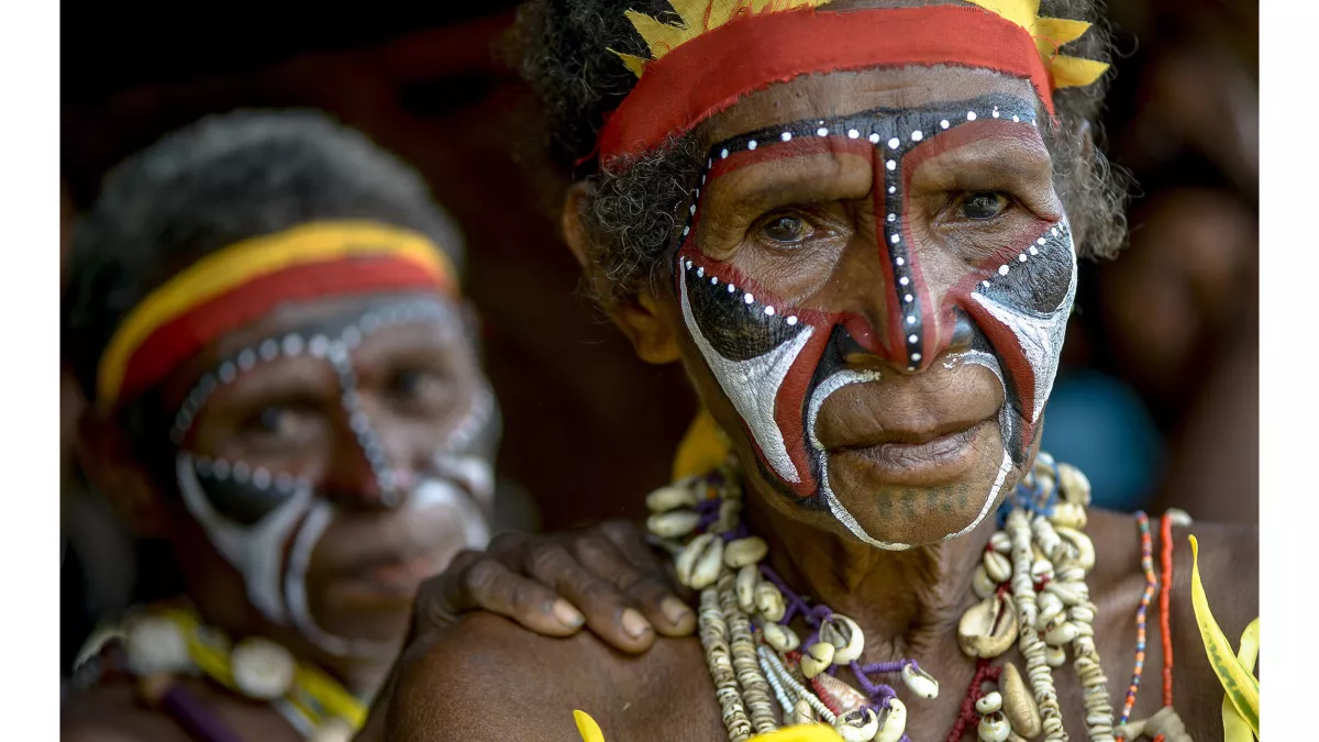 © Dominique Roberjot / Latitude 21 Pacific YAM QUAND L'IGNAME RACONTE LES HOMMES