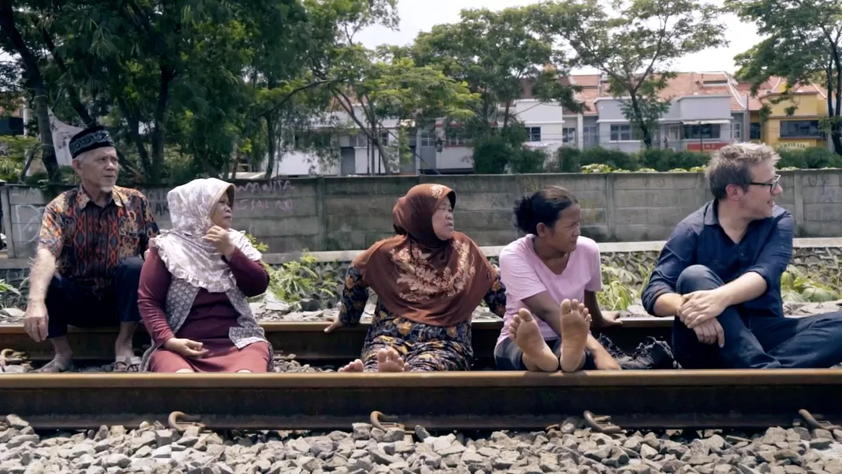 © Step by Step Productions DES TRAINS PAS COMME LES AUTRES