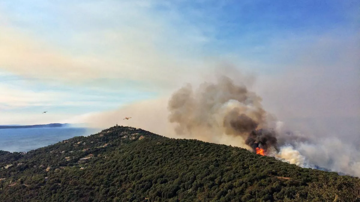 Incendie à Bormes-les-Mimosas © PQR / NICE MATIN / MAXPPP Incendie à Bormes-les-Mimosas