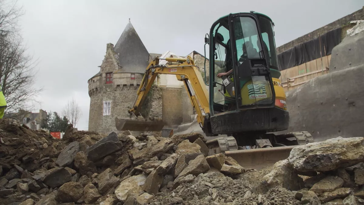© Eléphant Doc PATRIMOINE FRANCAIS : ADJUGE, VENDU
