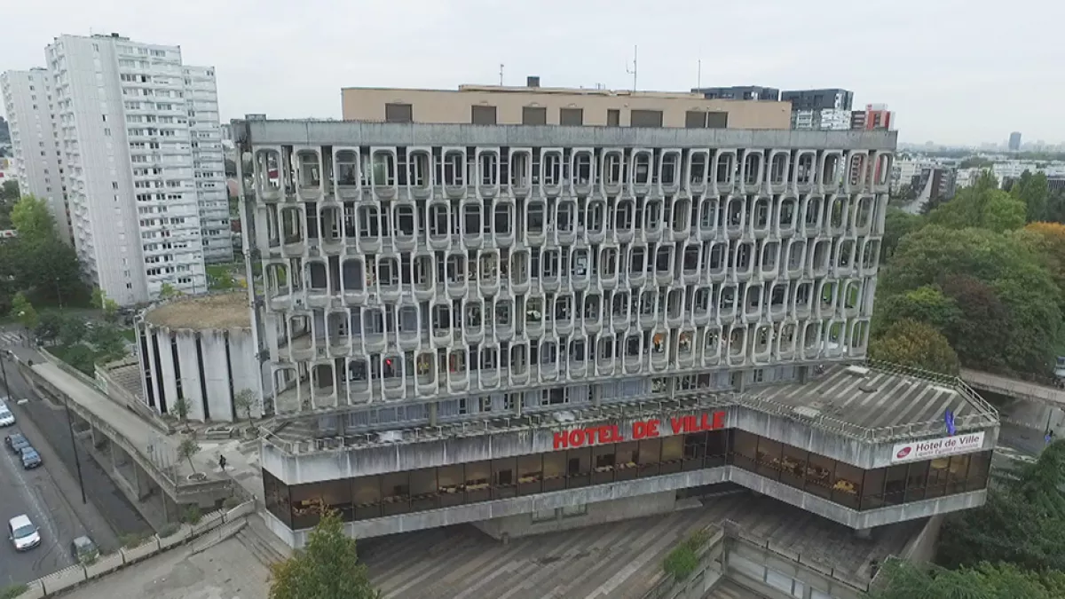Pièces à conviction - Élus et associations : les liaisons dangereuses Hotel de ville