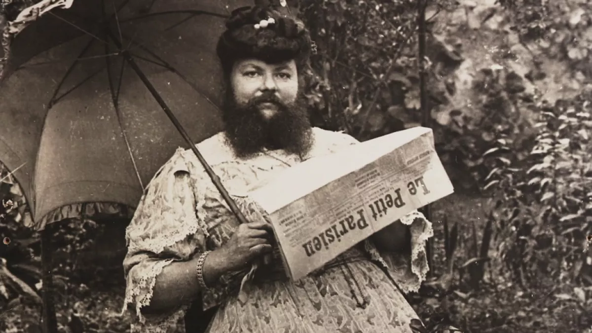 FEMME BARBE FEMME BARBE