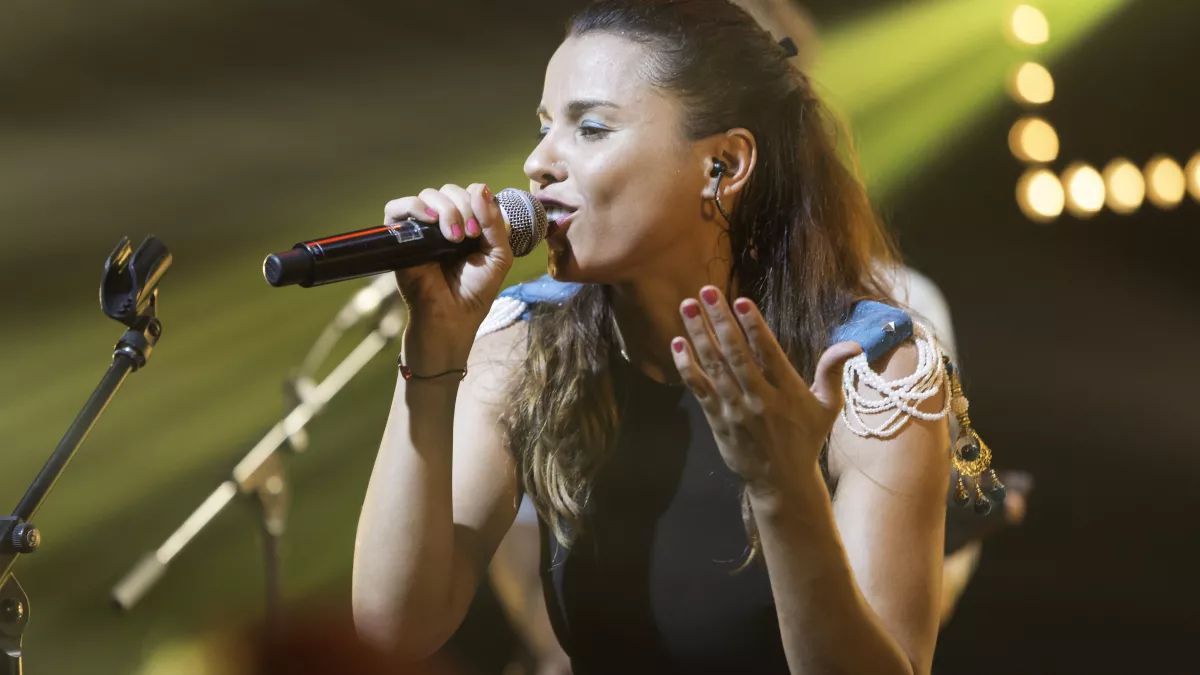 BLACK BOX SESSIONS SAISON 1- TINE POPPY EN CONCERT BLACK BOX SESSIONS SAISON 1- TINE POPPY EN CONCERT