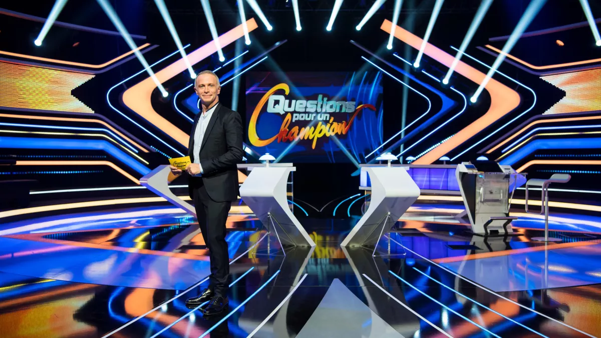 Jean-philippe BALTEL / FTV SAMUEL ETIENNE SUR LE PLATEAU DE "QUESTIONS POUR UN CHAMPION"