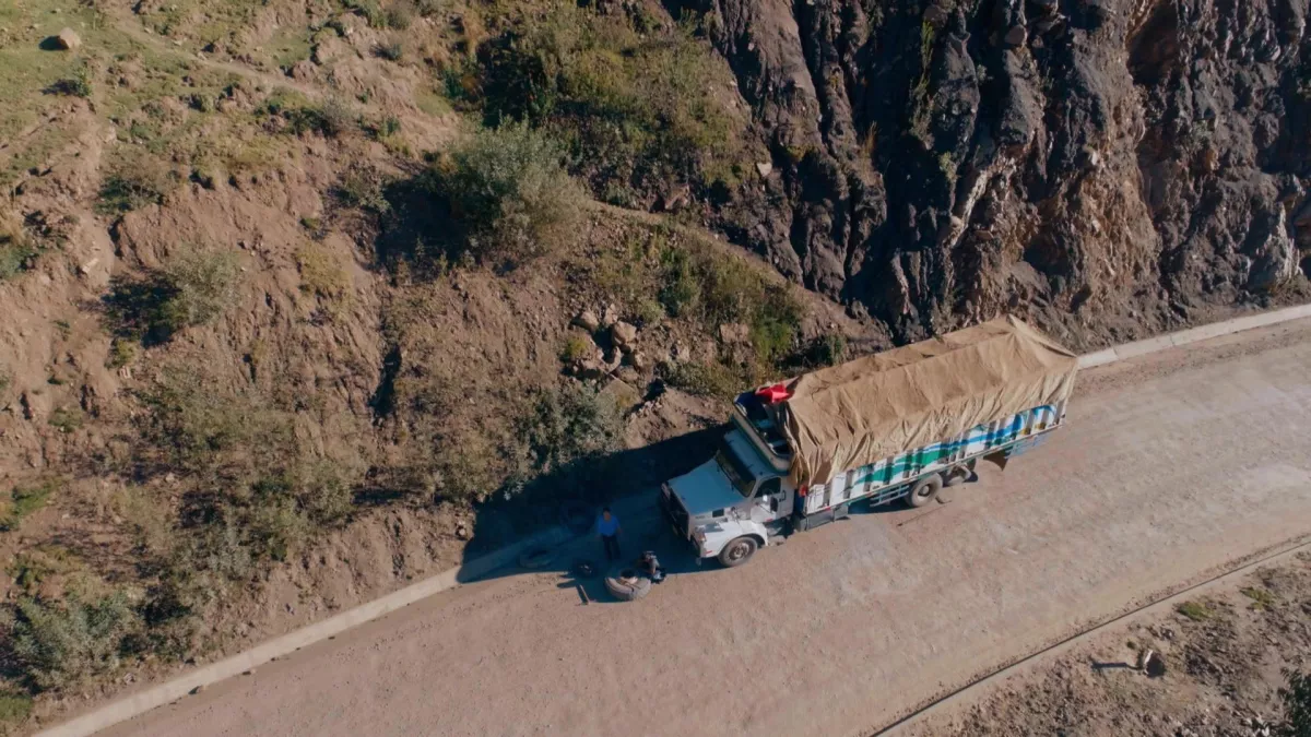 © Tony Comiti LES ROUTES DE L'IMPOSSIBLE