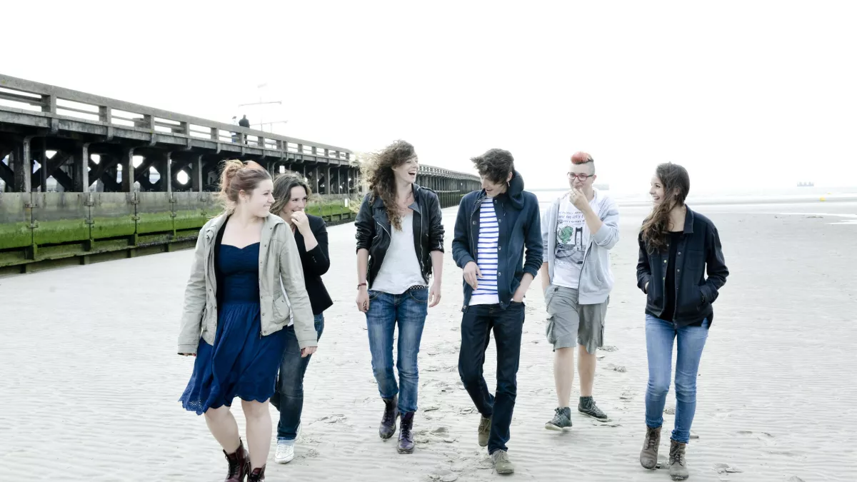 Delphine MICHELI / BROTHERFILMS / FTV CHANTE TON BAC D'ABORD
