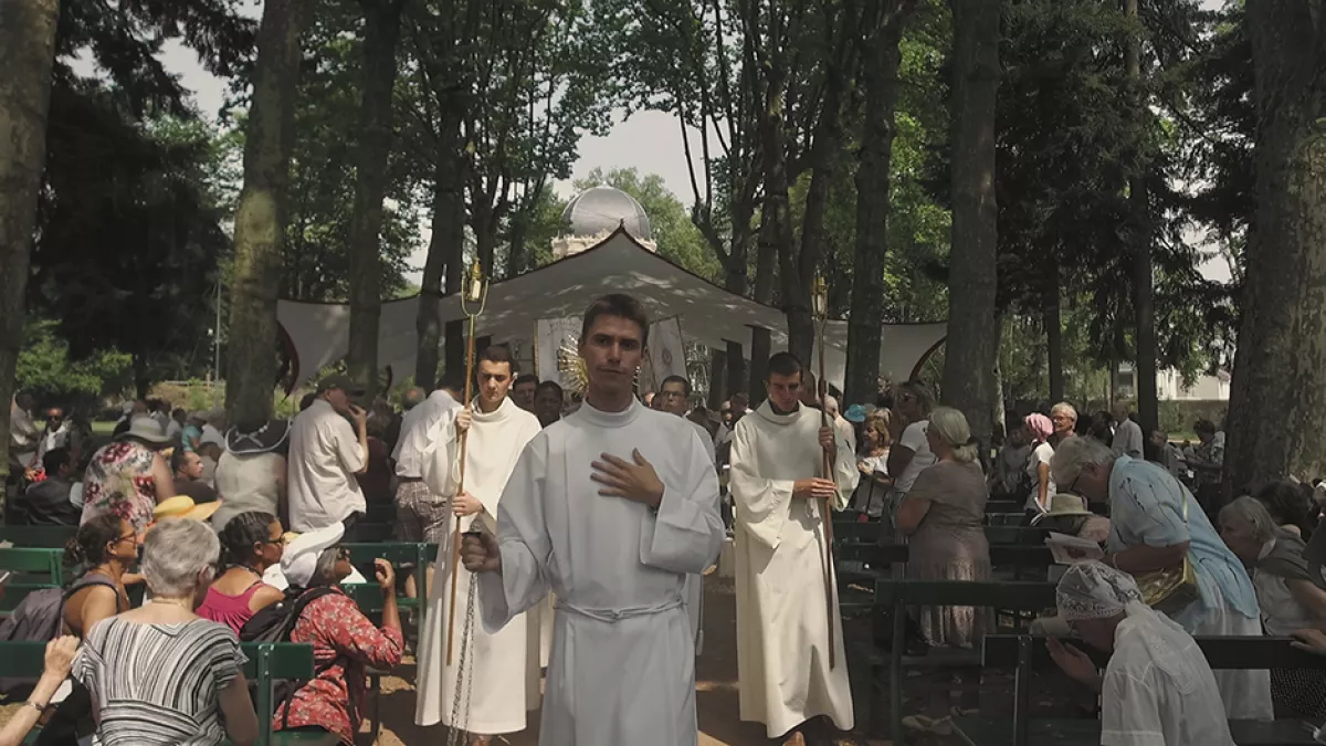Apparaître à Paray Apparaître à Paray