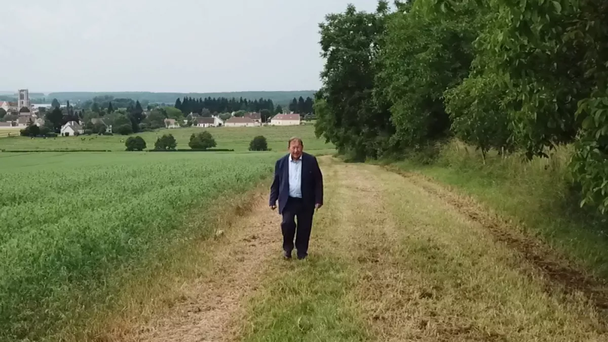 Les deux pieds sur terre, Guy Roux tel qu’en lui-même Les deux pieds sur terre, Guy Roux tel qu’en lui-même