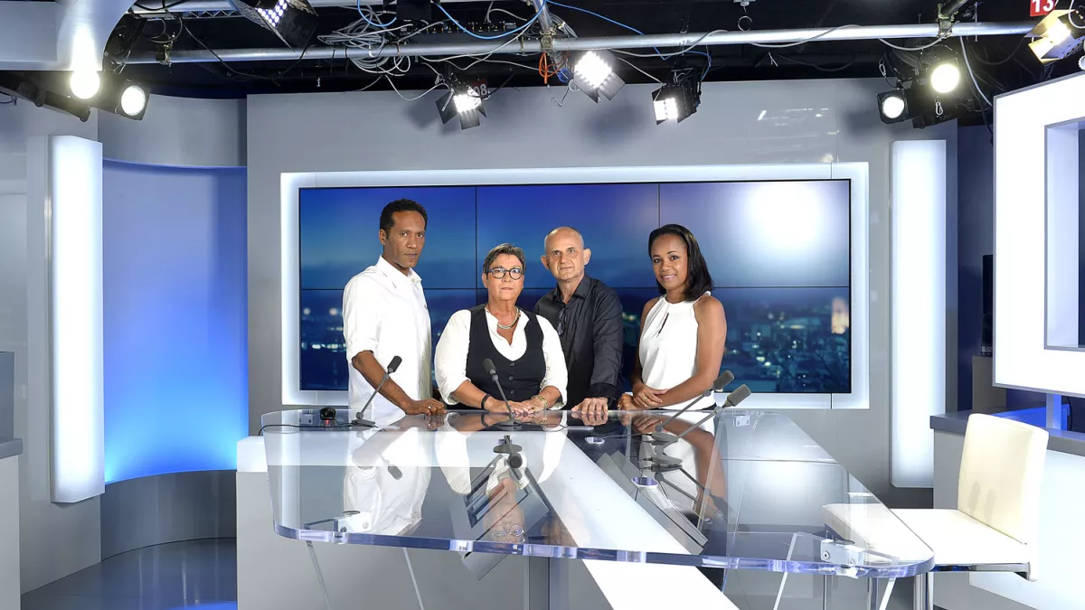 Steeven Gnipate, Nathalie Daly, Bernard Lassauce, Nadine Goapana et Dave Waheo-Hnasson présenteront la soirée spéciale du 4 novembre Steeven Gnipate, Nathalie Daly, Bernard Lassauce, Nadine Goapana et Dave Waheo-Hnasson présenteront la soirée spéciale du 4 novembre