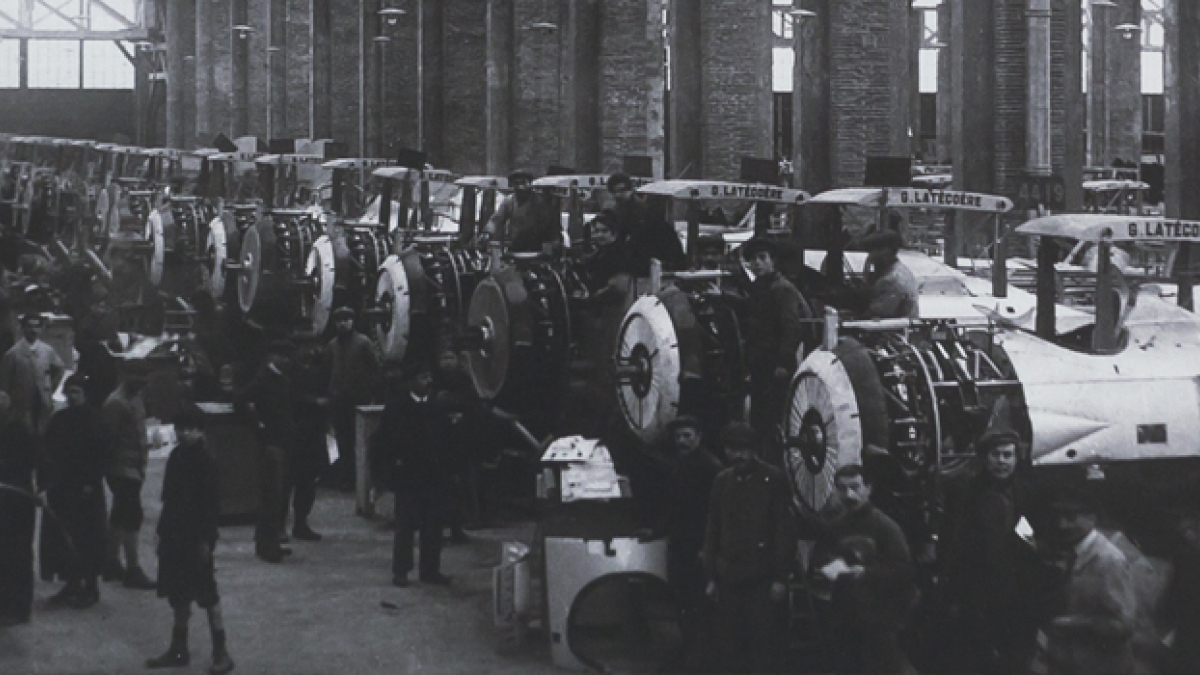 Chaîne de montage des avions SALMSON  2A2 à Montaudran (1917-1918) (c) Fondation Latécoère