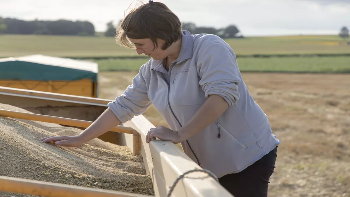 femme agricultrice femme agricultrice