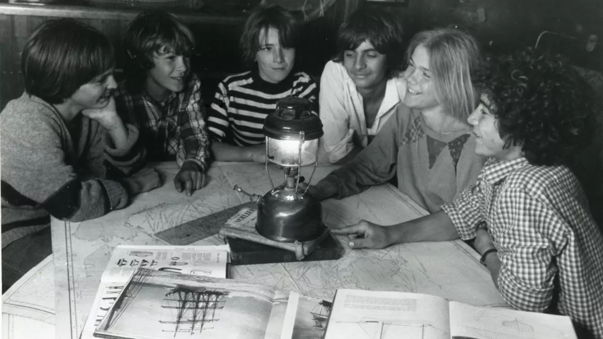 Un film de Laurent Esnault et Réjane Varrod © DR Ecole en bateau, l’enfance sabordée