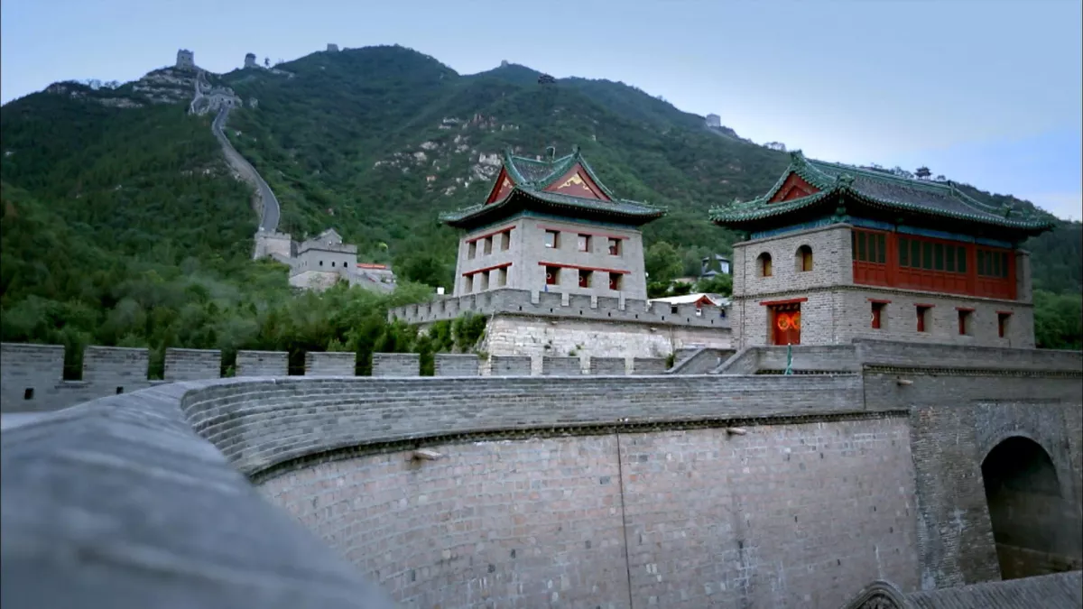 L'HISTOIRE DE LA GRANDE MURAILLE DE CHINE L'HISTOIRE DE LA GRANDE MURAILLE DE CHINE