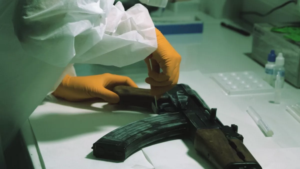 © Stéphane Rossi POLICE SCIENTIFIQUE, LE CRIME A LA LOUPE