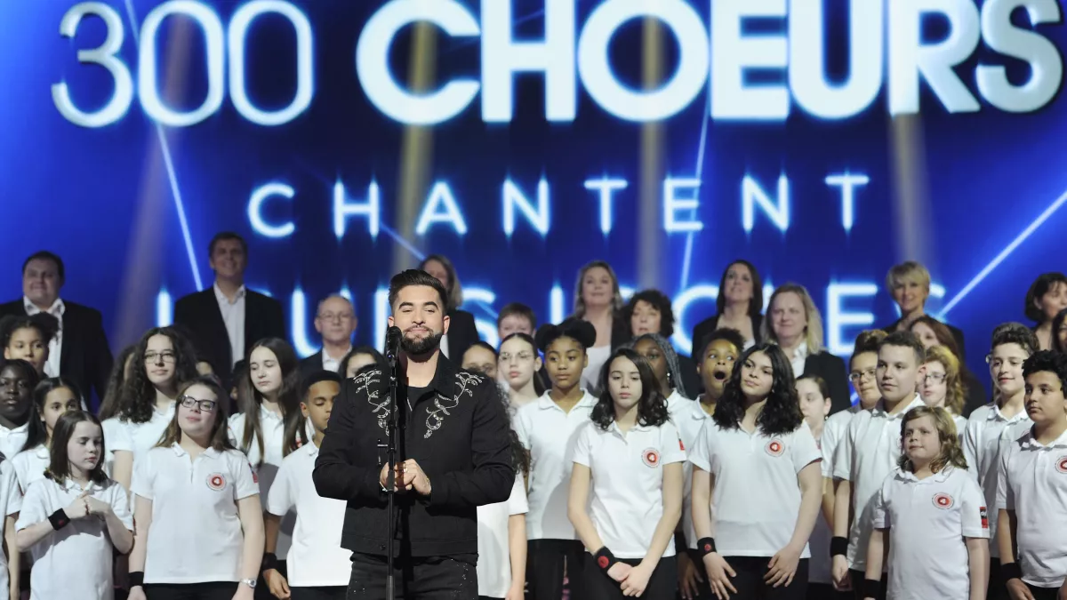 300 chœurs chantent leurs idoles 300 chœurs chantent leurs idoles