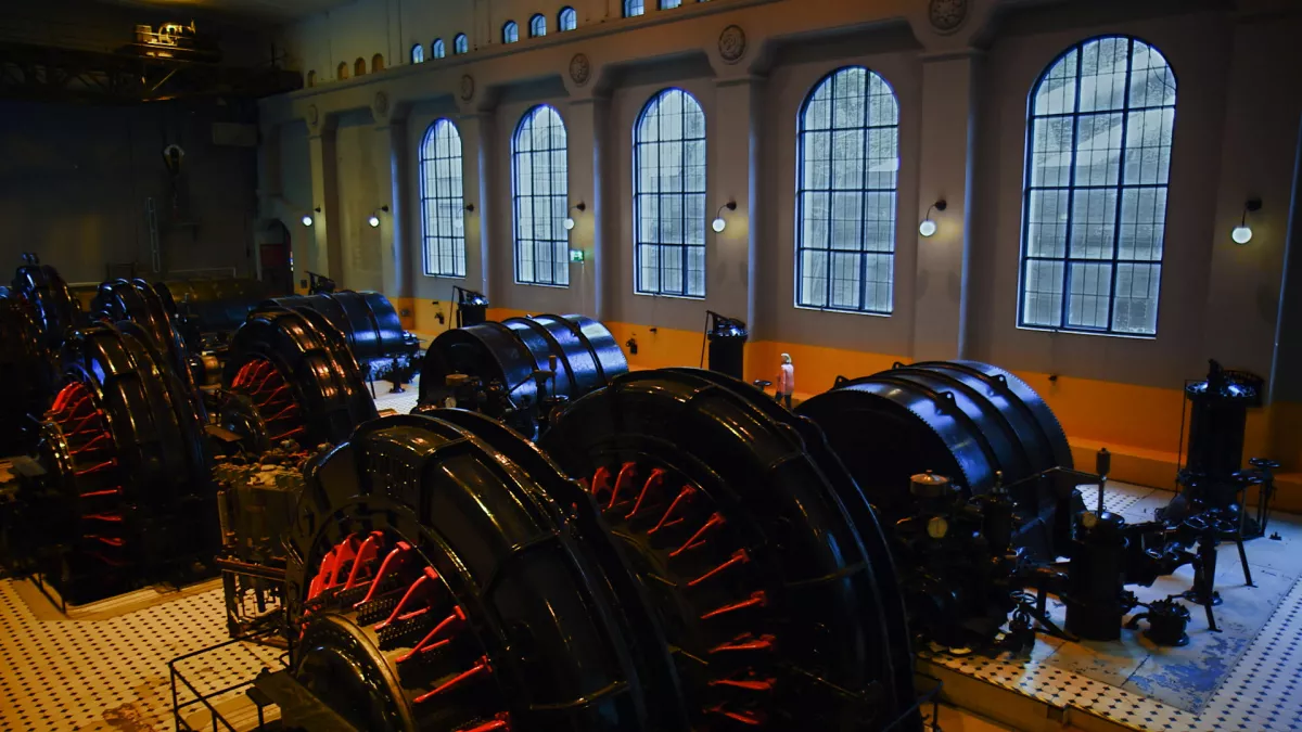 © 13 Productions - CNRS Images • 2018 LE IIIe REICH N'AURA PAS LA BOMBE